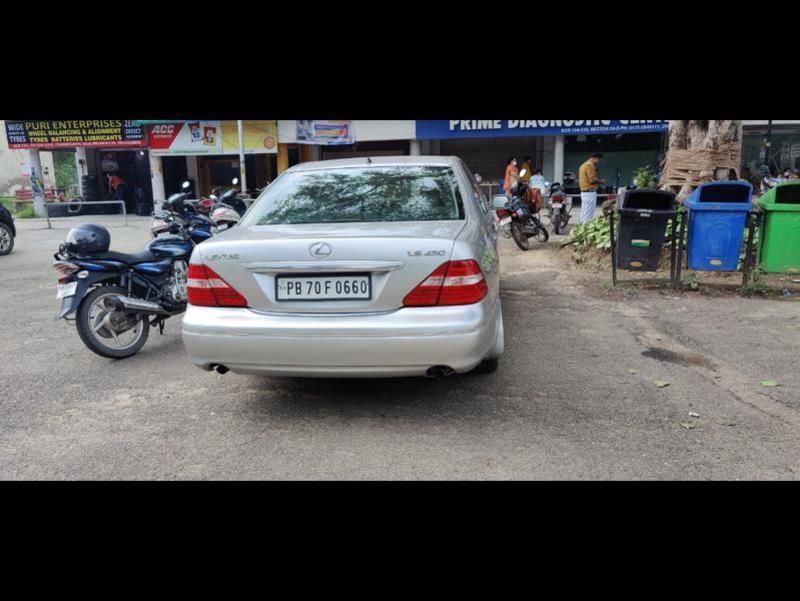 Lexus LS 600 HL 2001