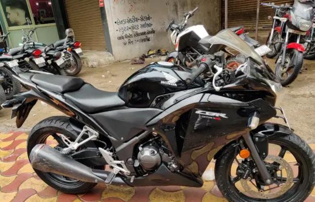 Honda CBR 250R 2015