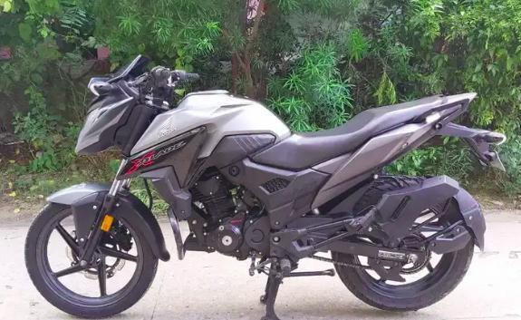 Honda X-Blade 160cc 2018