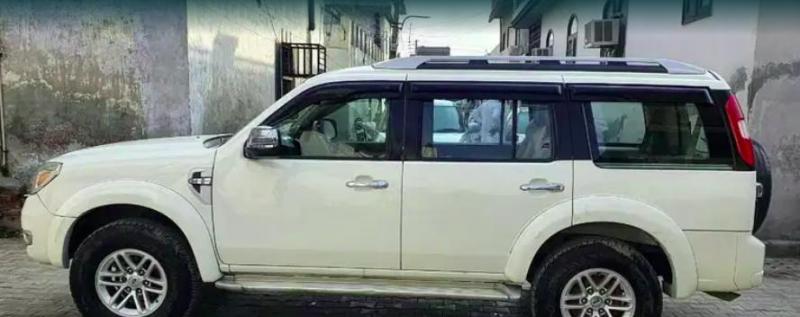 Ford Endeavour 2.5L 4x2 2010