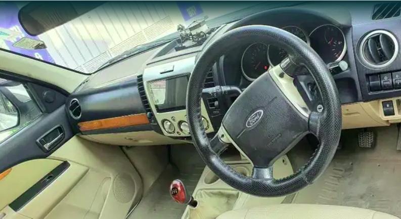 Ford Endeavour 2.5L 4x2 2010