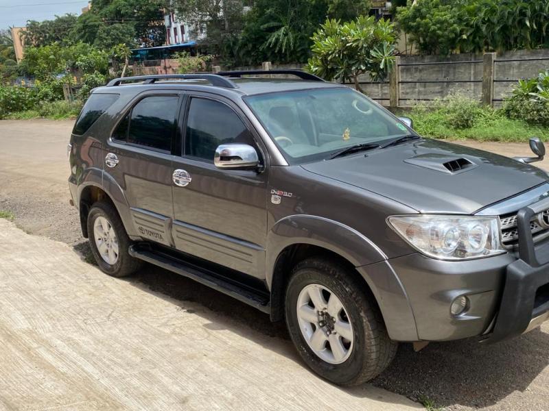 Toyota Fortuner 3.0 MT 4X4 2011