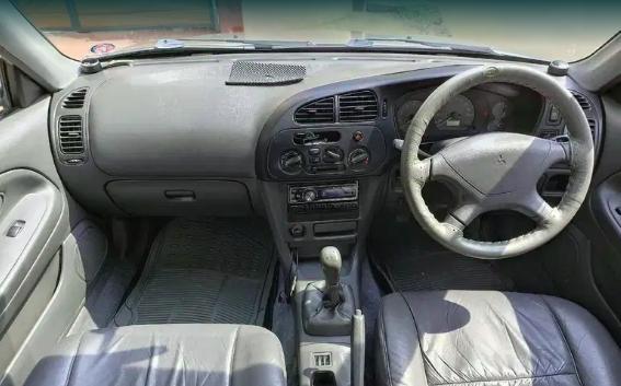 Mitsubishi Lancer GLXI 1.5 2000