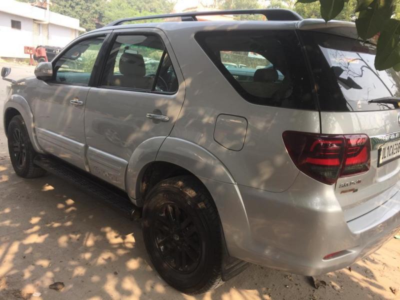 Toyota Fortuner 3.0 4X4 MT 2012