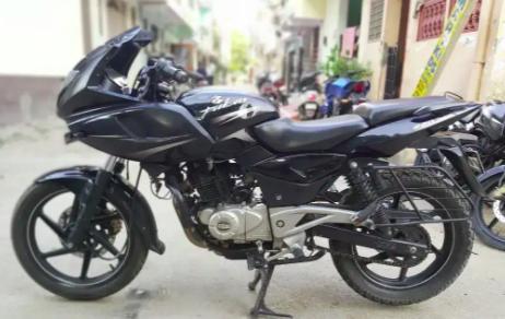 Bajaj Pulsar 220cc 2014