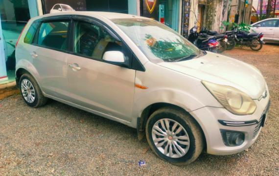 Ford Figo 1.4 TDCI TITANIUM 2013