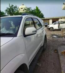Toyota Fortuner 3.0 4x2 MT 2012