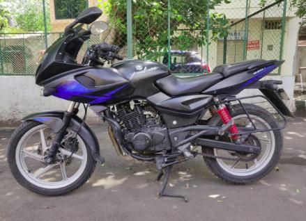 Bajaj Pulsar 220cc 2008