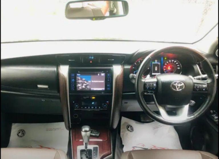 Toyota Fortuner 3.0 4x2 MT 2019