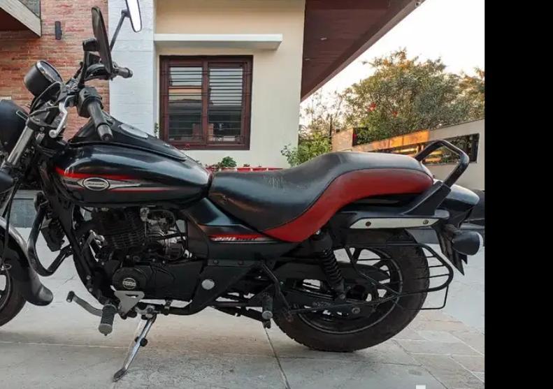 Bajaj Avenger 220cc 2013