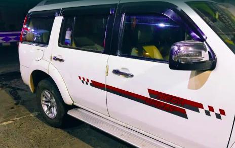 Ford Endeavour 2.5L 4x2 2012