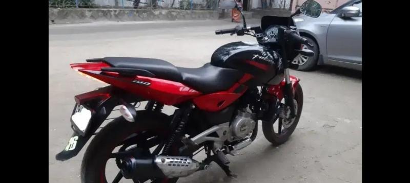 Bajaj Pulsar 180cc 2013