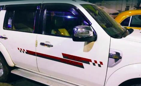 Ford Endeavour 2.5L 4x2 2012