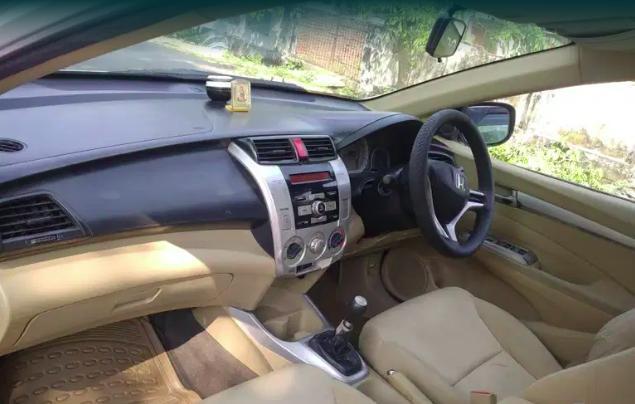 Honda City V i-VTEC 2010 