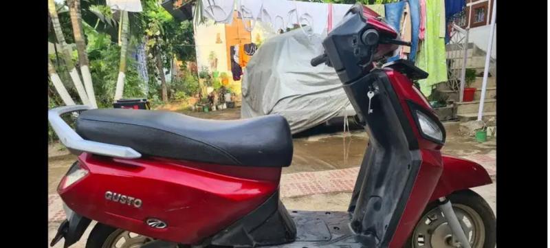 Mahindra Gusto 110cc DX 2015
