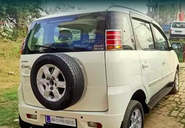 Mahindra Quanto C8 2013