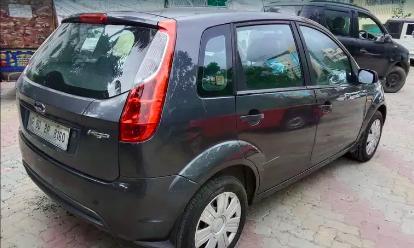 Ford Figo 1.2P TITANIUM MT 2010