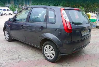 Ford Figo 1.2P TITANIUM MT 2010