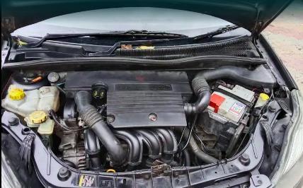 Ford Figo 1.2P TITANIUM MT 2010