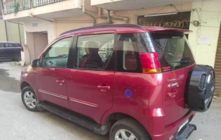 Mahindra Quanto C8 2013