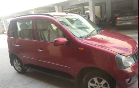 Mahindra Quanto C8 2013