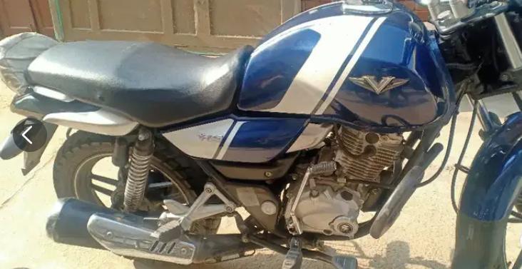 Bajaj V15 150cc 2016