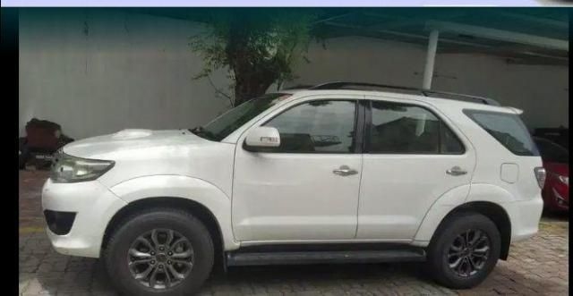 Toyota Fortuner 2.8 4x2 AT 2013