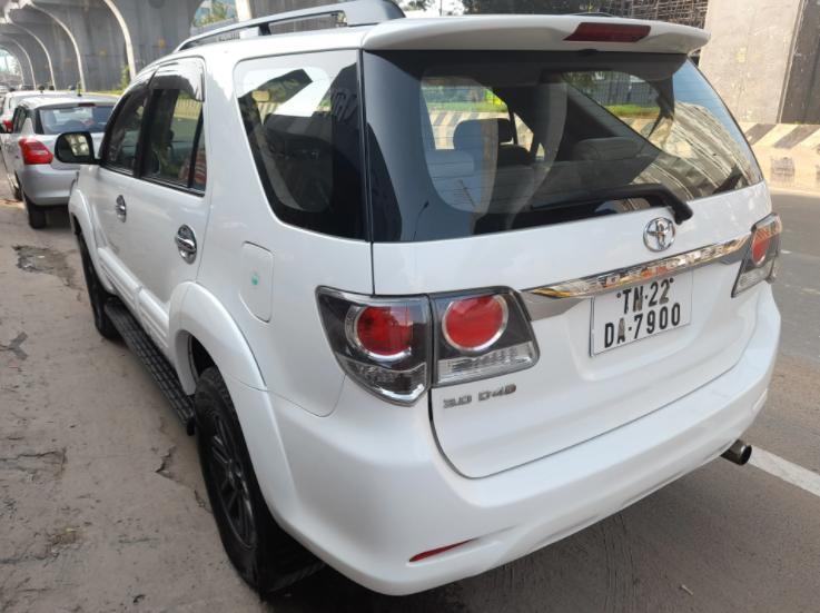 Toyota Fortuner 3.0 4x2 MT 2015