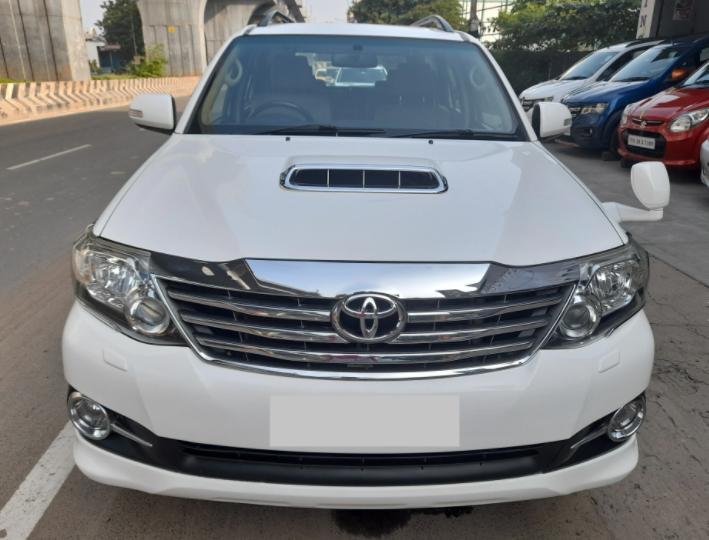 Toyota Fortuner 3.0 4x2 MT 2015