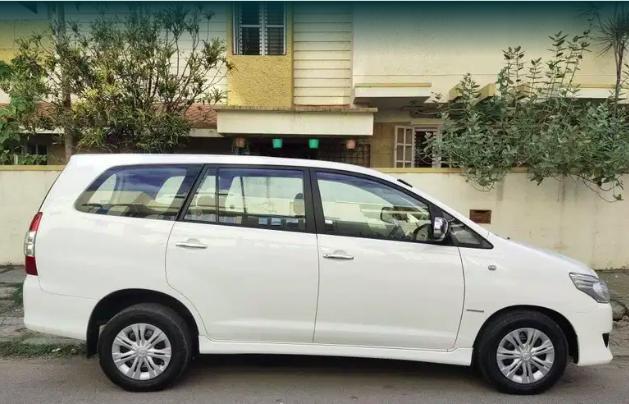 Toyota Innova 2.5 GX 8 STR BS IV 2012