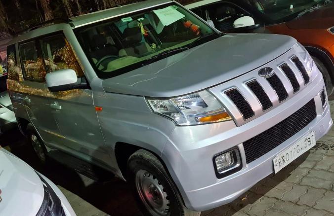 Mahindra TUV300 T8 2016