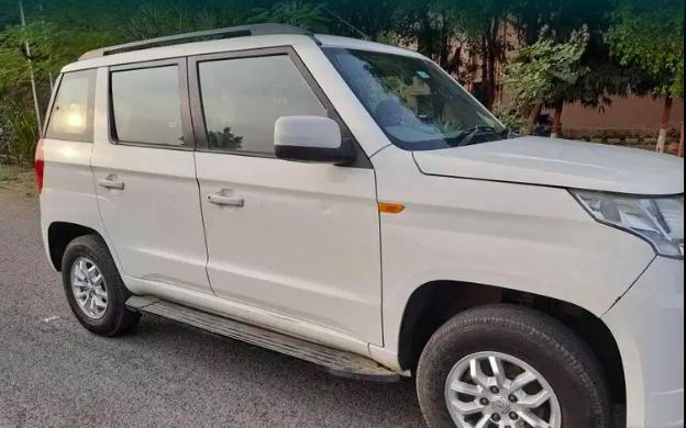 Mahindra TUV300 T8 2016