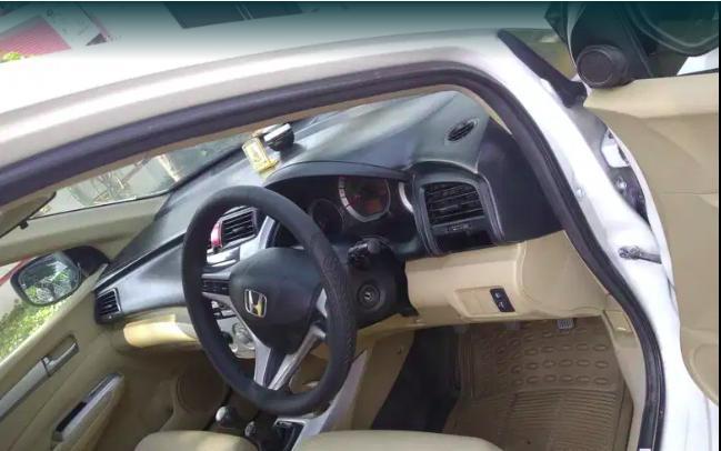 Honda City V i-VTEC 2010 