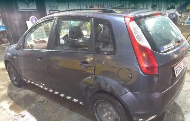 Ford Figo 1.2P TITANIUM MT 2010