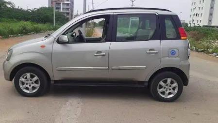 Mahindra Quanto C8 2013