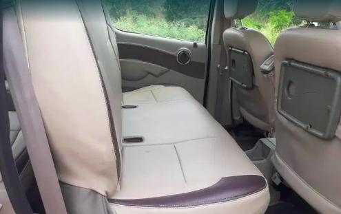 Mahindra Quanto C8 2013