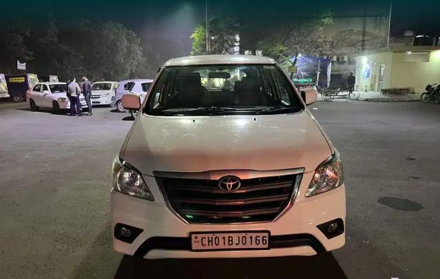 Toyota Innova 2.5 GX 7 STR BS IV 2015