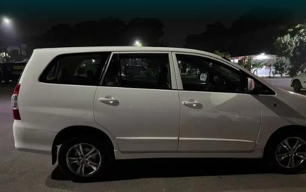 Toyota Innova 2.5 GX 7 STR BS IV 2015