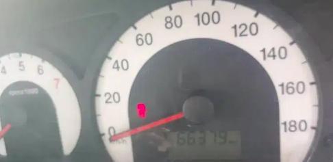 Mahindra Quanto C8 2013