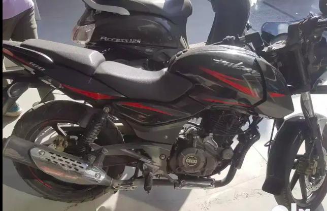 Bajaj Pulsar 180cc 2018
