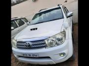 Toyota Fortuner 3.0 4X4 MT 2011