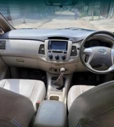 Toyota Innova 2.5 GX 8 STR BS IV 2014