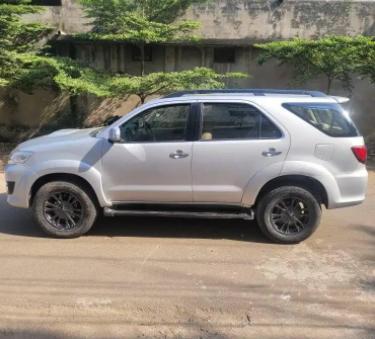Toyota Fortuner 3.0 4X4 MT 2011