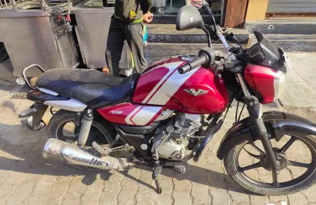 Bajaj V12 125cc 2017