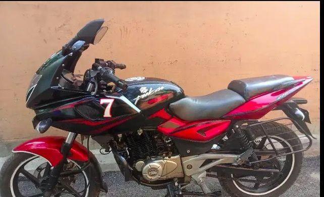 Bajaj Pulsar 220cc 2016