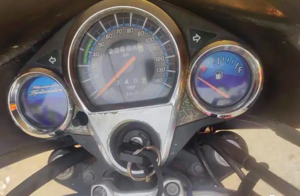 Hero Super Splendor 125cc 2015