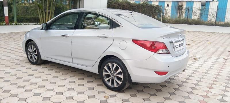 Hyundai Verna 1.6 CRDI SX 2012