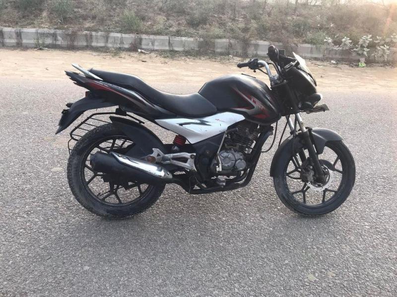 Bajaj Discover 125ST 2013