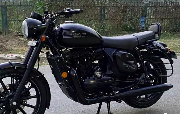Jawa Forty Two 295CC Dual ABS BS6 2021