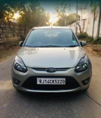 Ford Figo 1.2P TITANIUM MT 2010